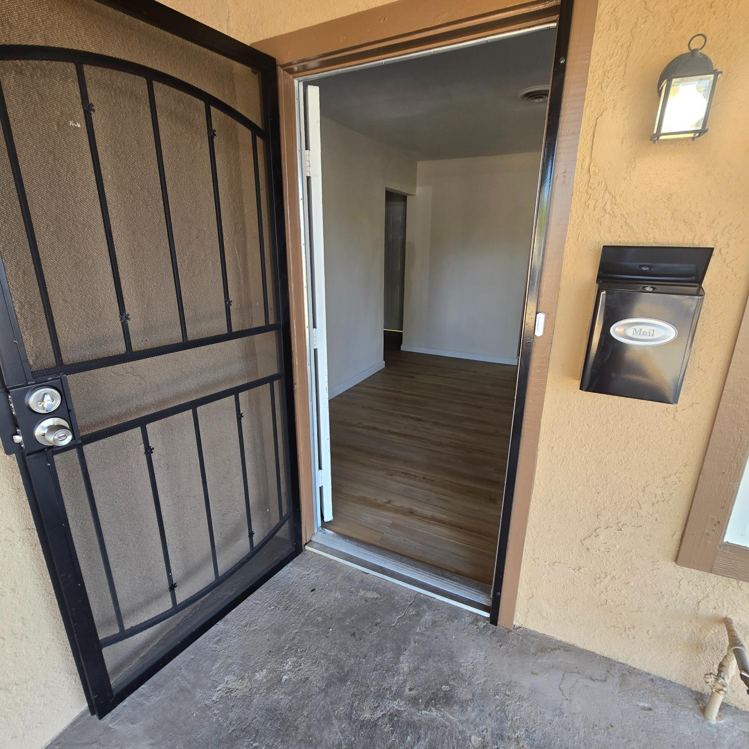 4546 N Fresno St, Fresno, CA 93726