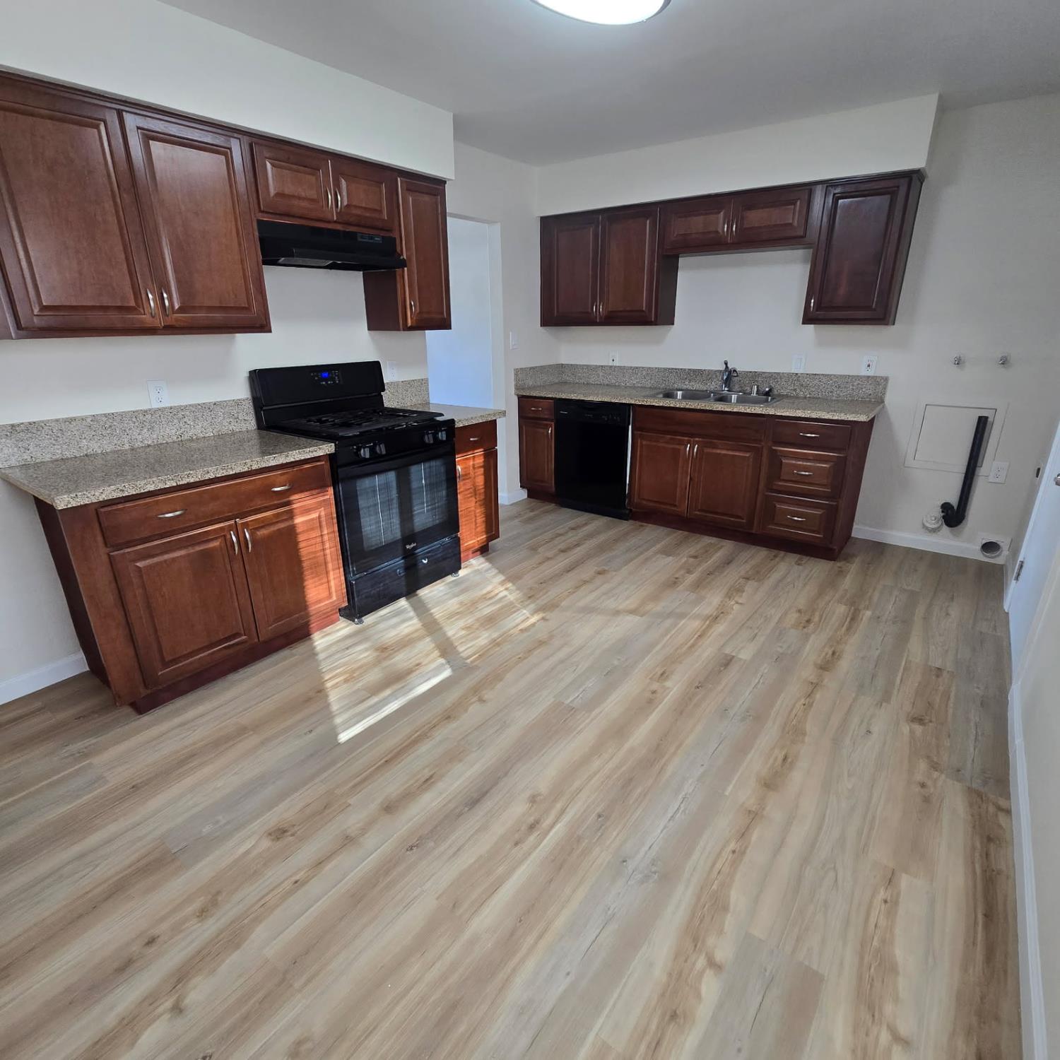 4546 N Fresno St, Fresno, CA 93726