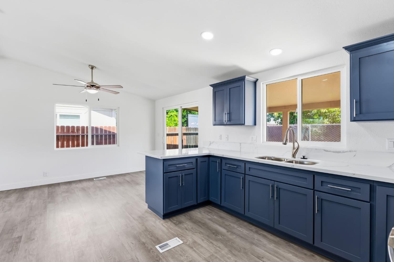 8420 4Th St, San Joaquin, CA 93660