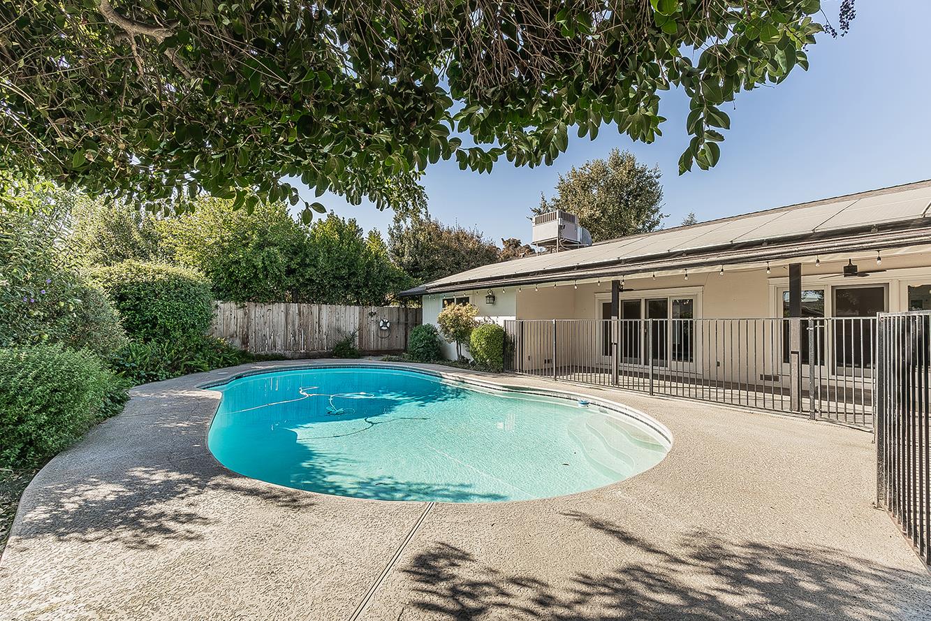 783 W Carpenter Ave, Reedley, CA 93654