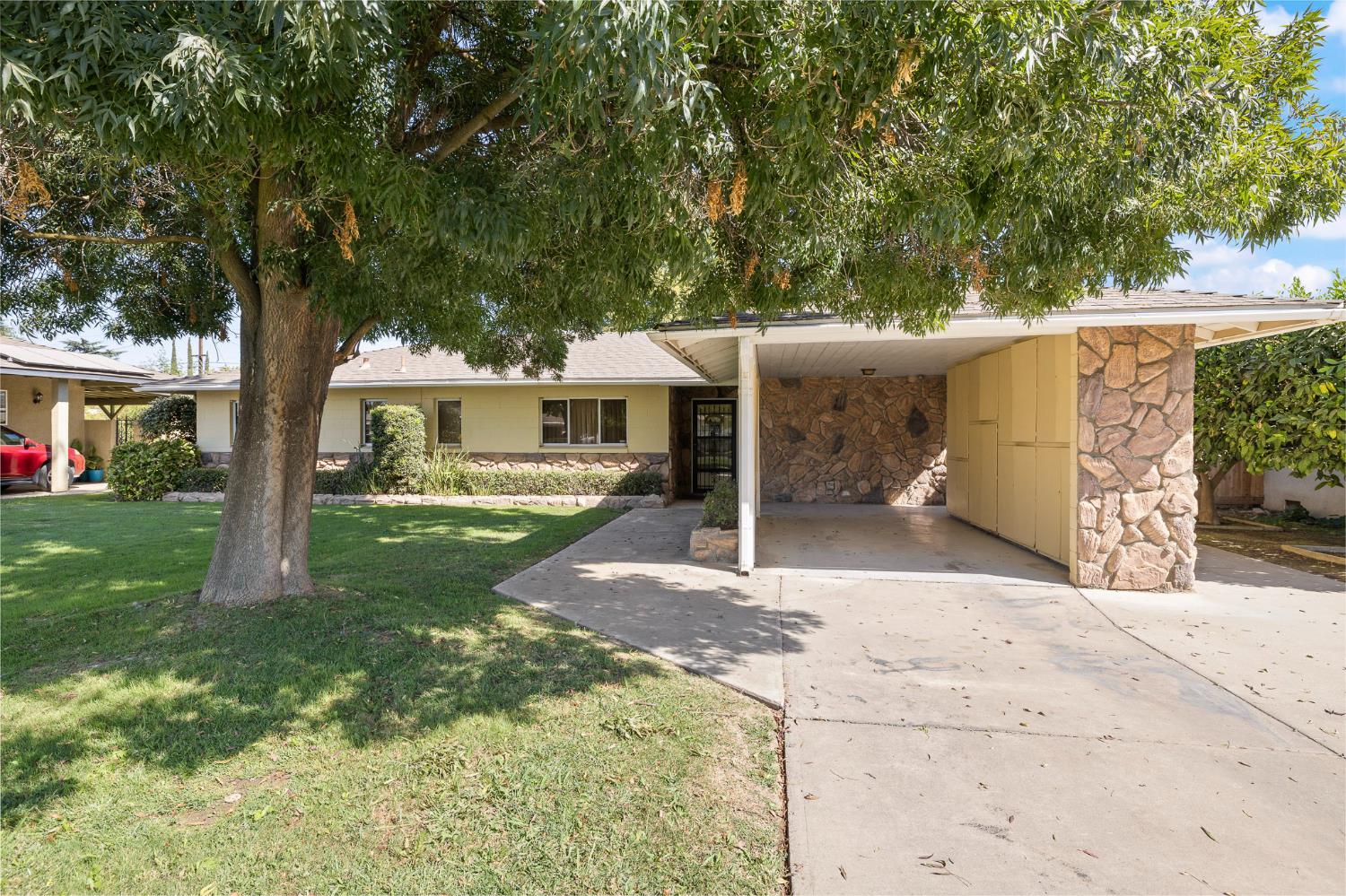 513 Willis Ave, Madera, CA 93637
