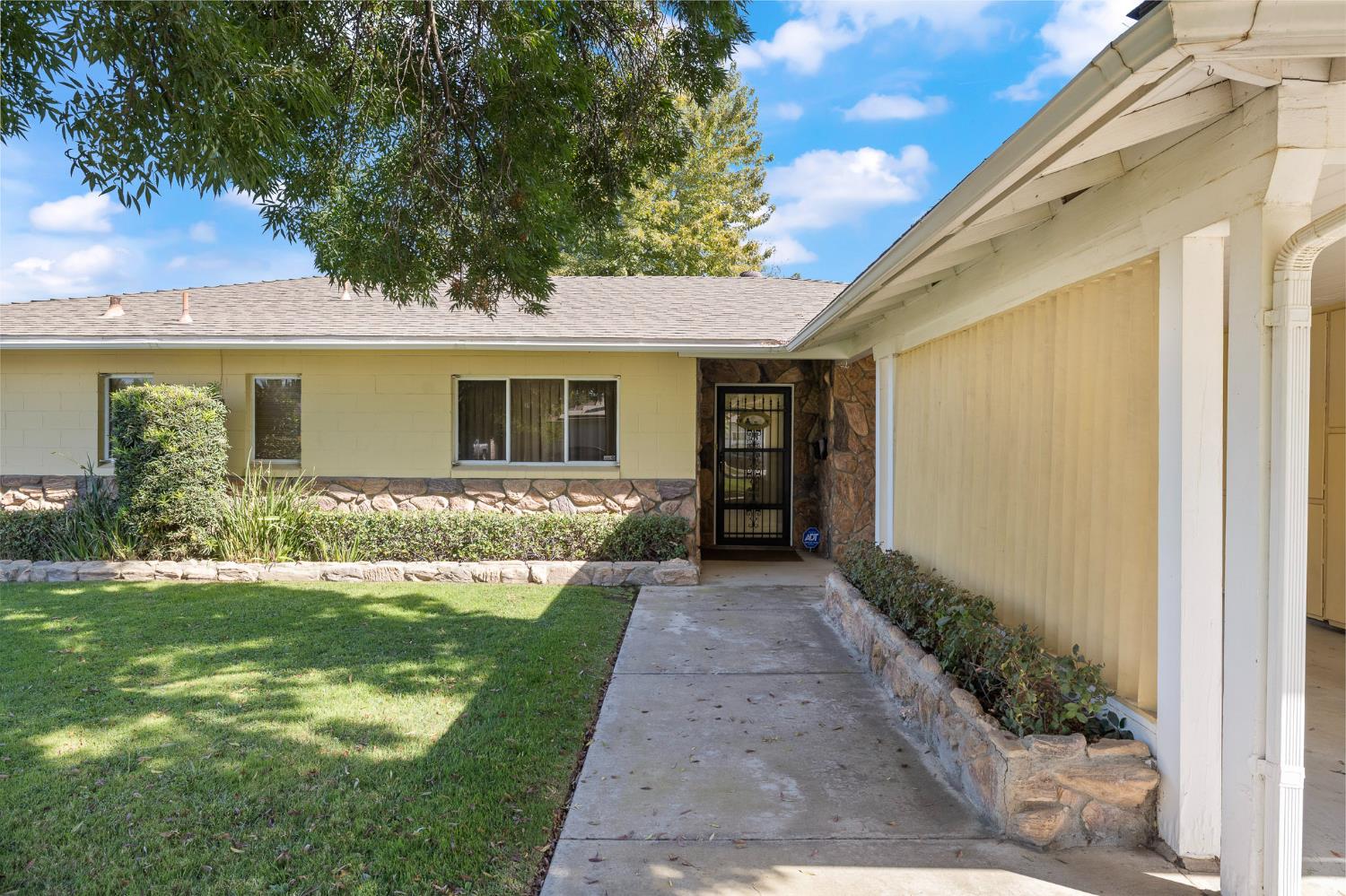 513 Willis Ave, Madera, CA 93637