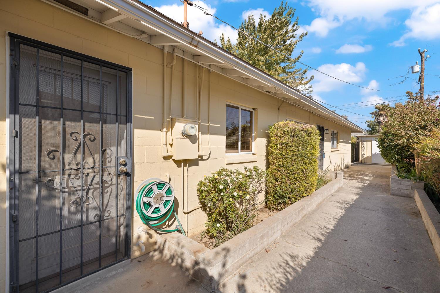 513 Willis Ave, Madera, CA 93637