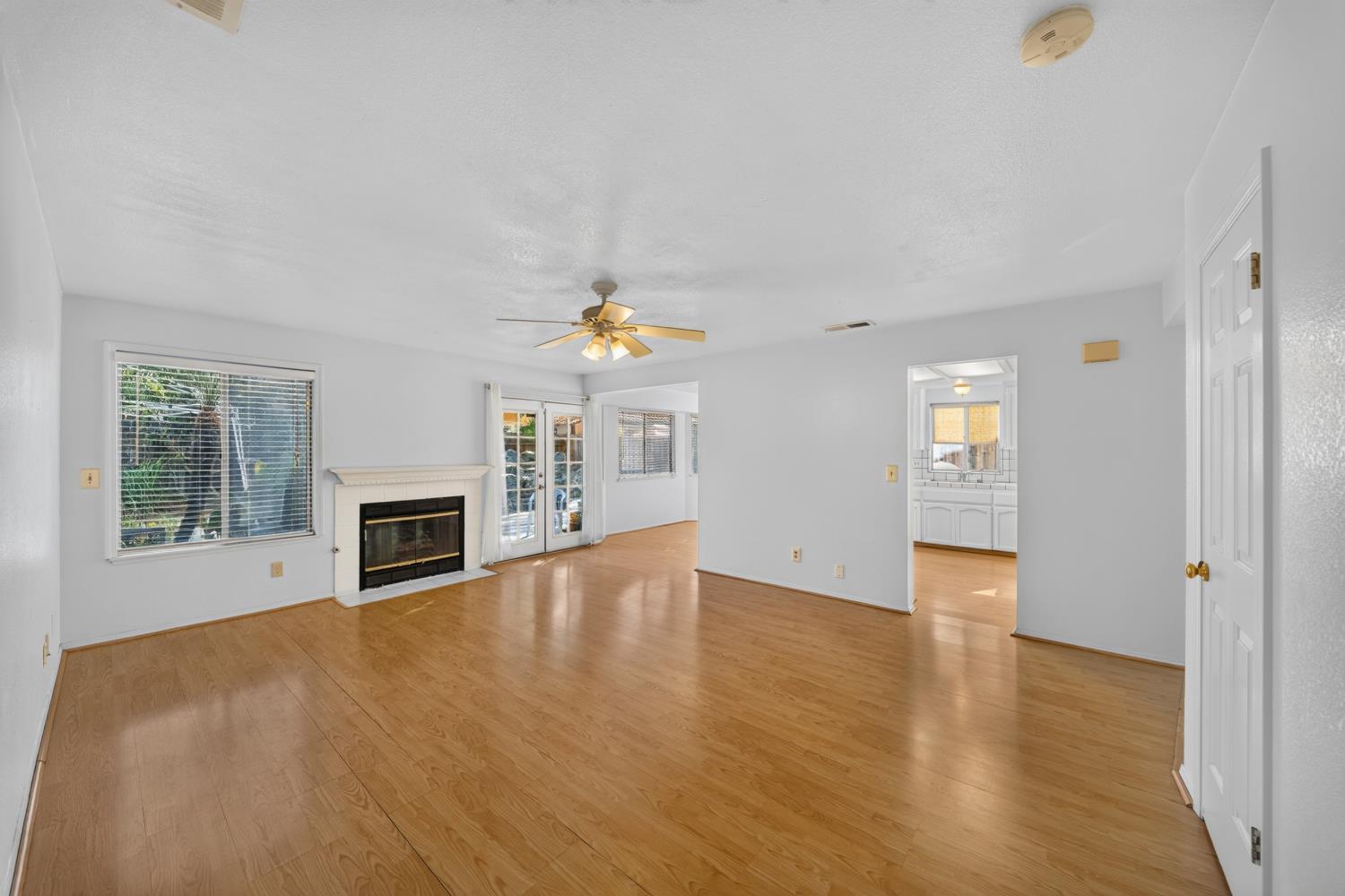 2036 Paul Ave, Clovis, CA 93611