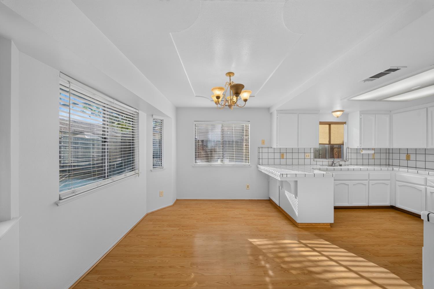 2036 Paul Ave, Clovis, CA 93611