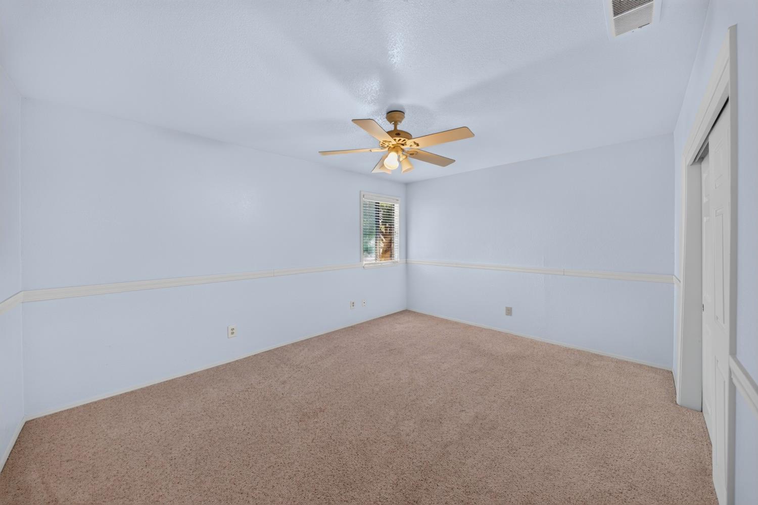 2036 Paul Ave, Clovis, CA 93611