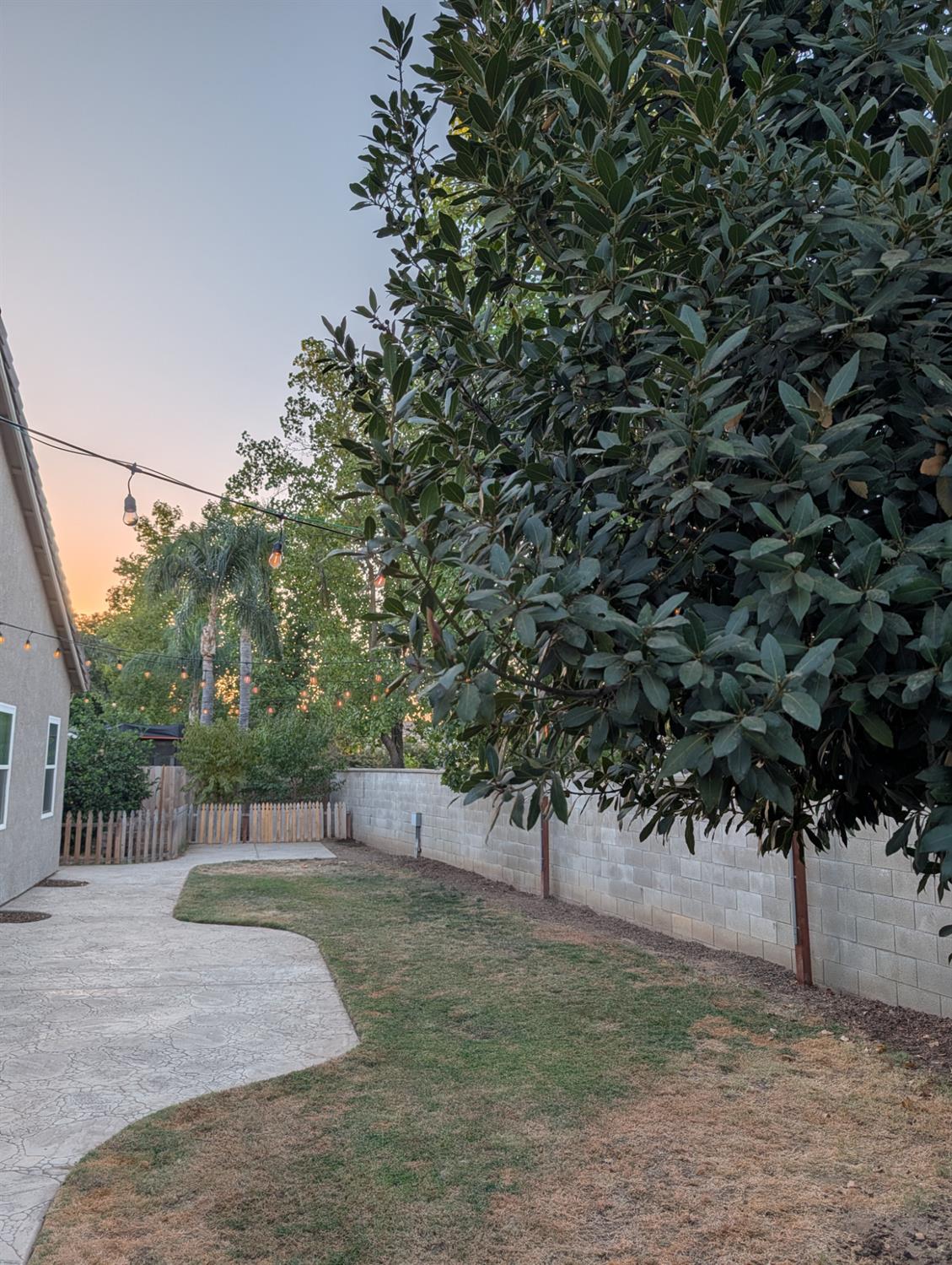 2336 Moody Ave, Clovis, CA 93619