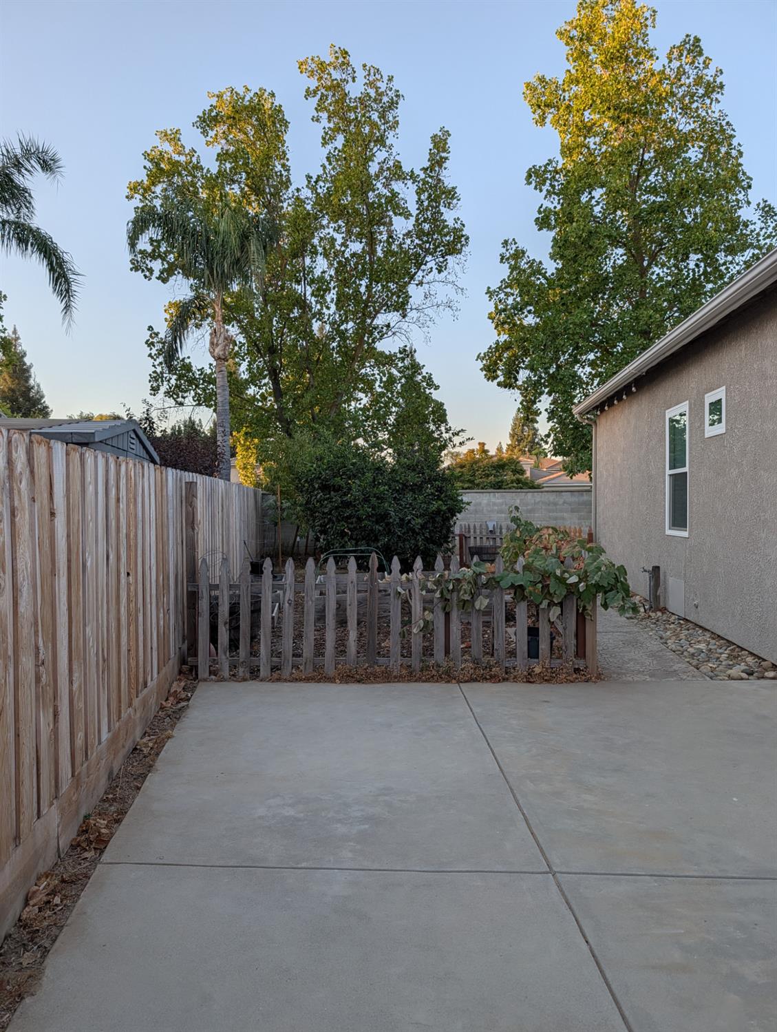 2336 Moody Ave, Clovis, CA 93619