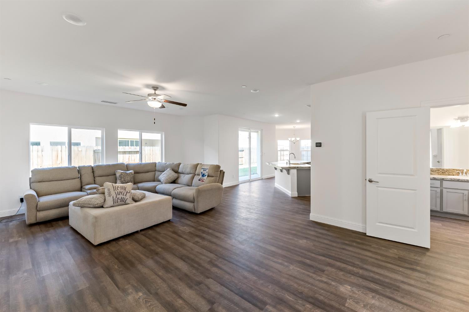 4422 W Langden Dr, Fresno, CA 93722