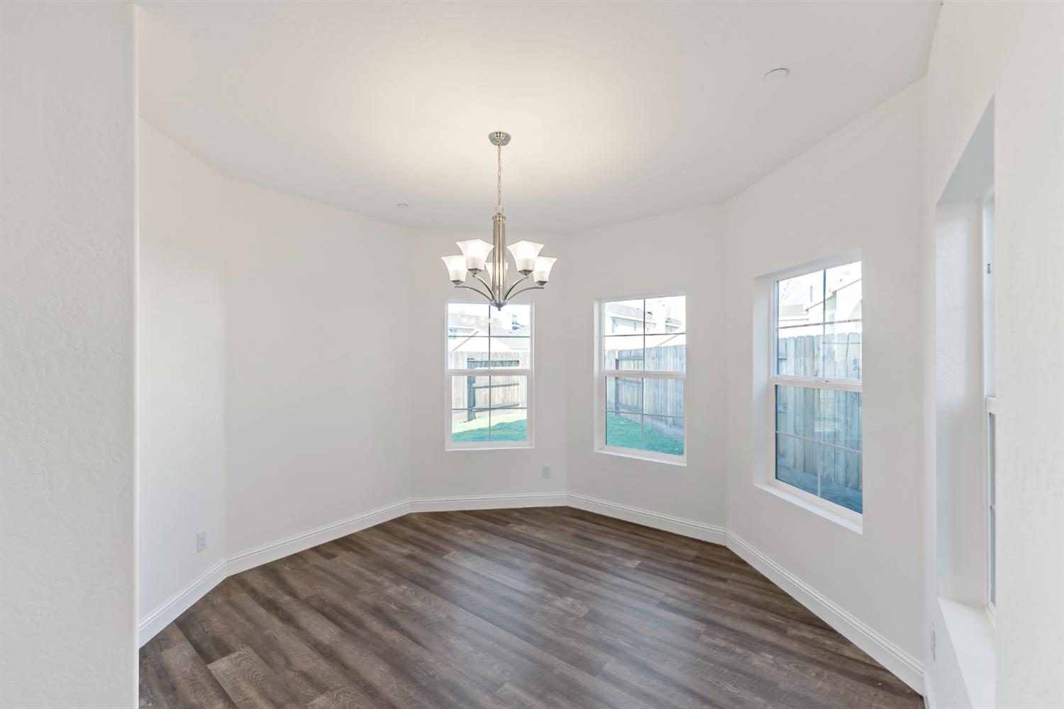 4422 W Langden Dr, Fresno, CA 93722