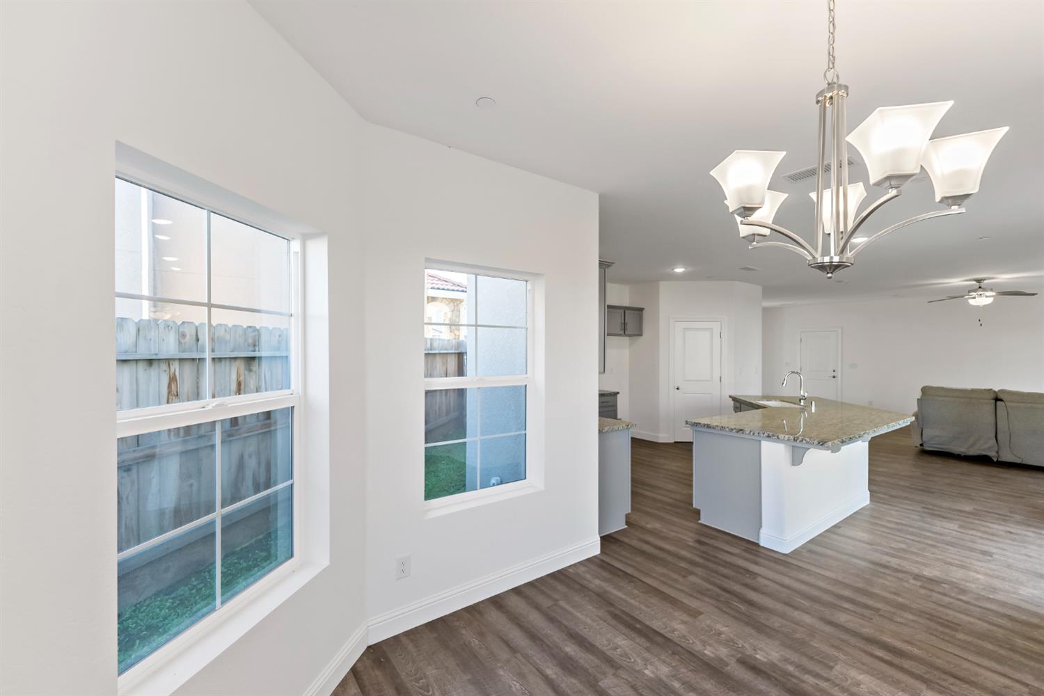 4422 W Langden Dr, Fresno, CA 93722