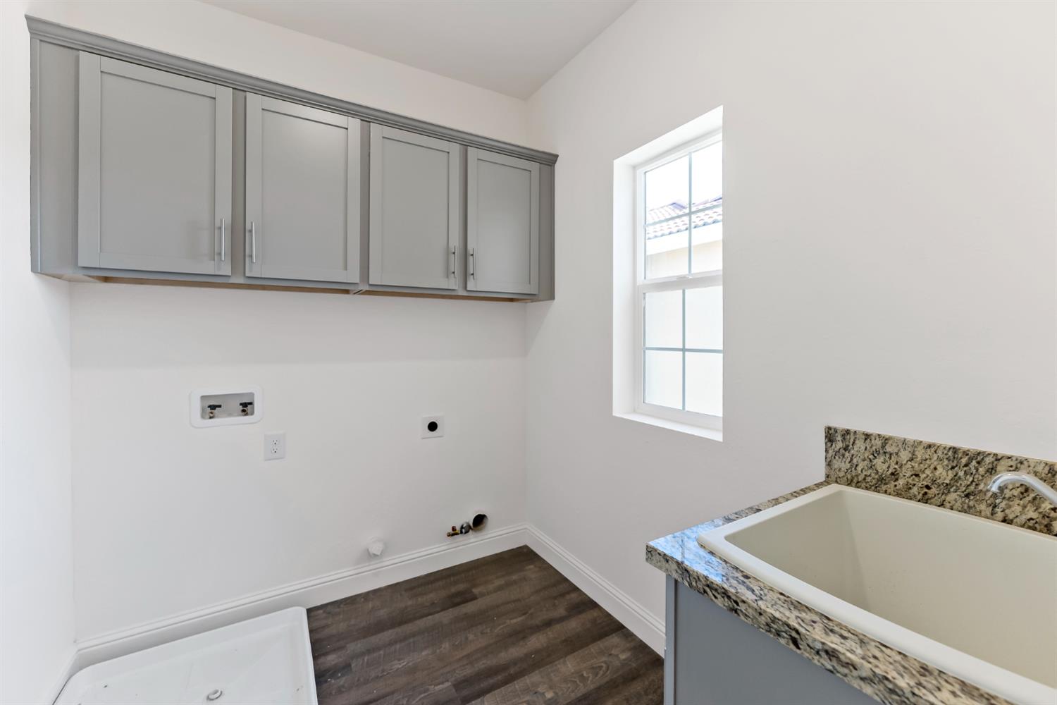 4422 W Langden Dr, Fresno, CA 93722