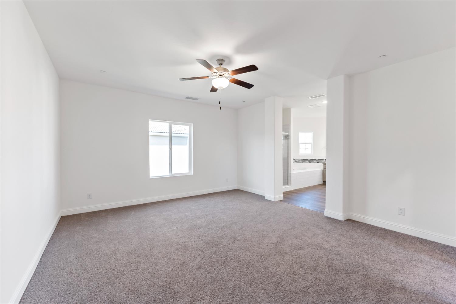4422 W Langden Dr, Fresno, CA 93722