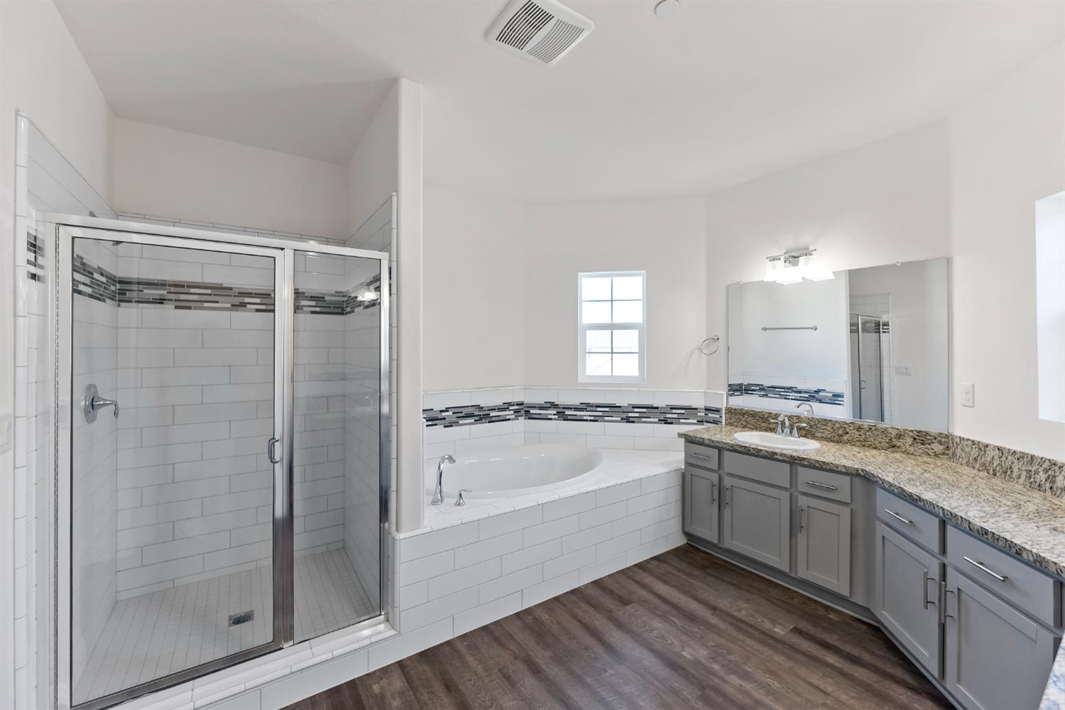 4422 W Langden Dr, Fresno, CA 93722