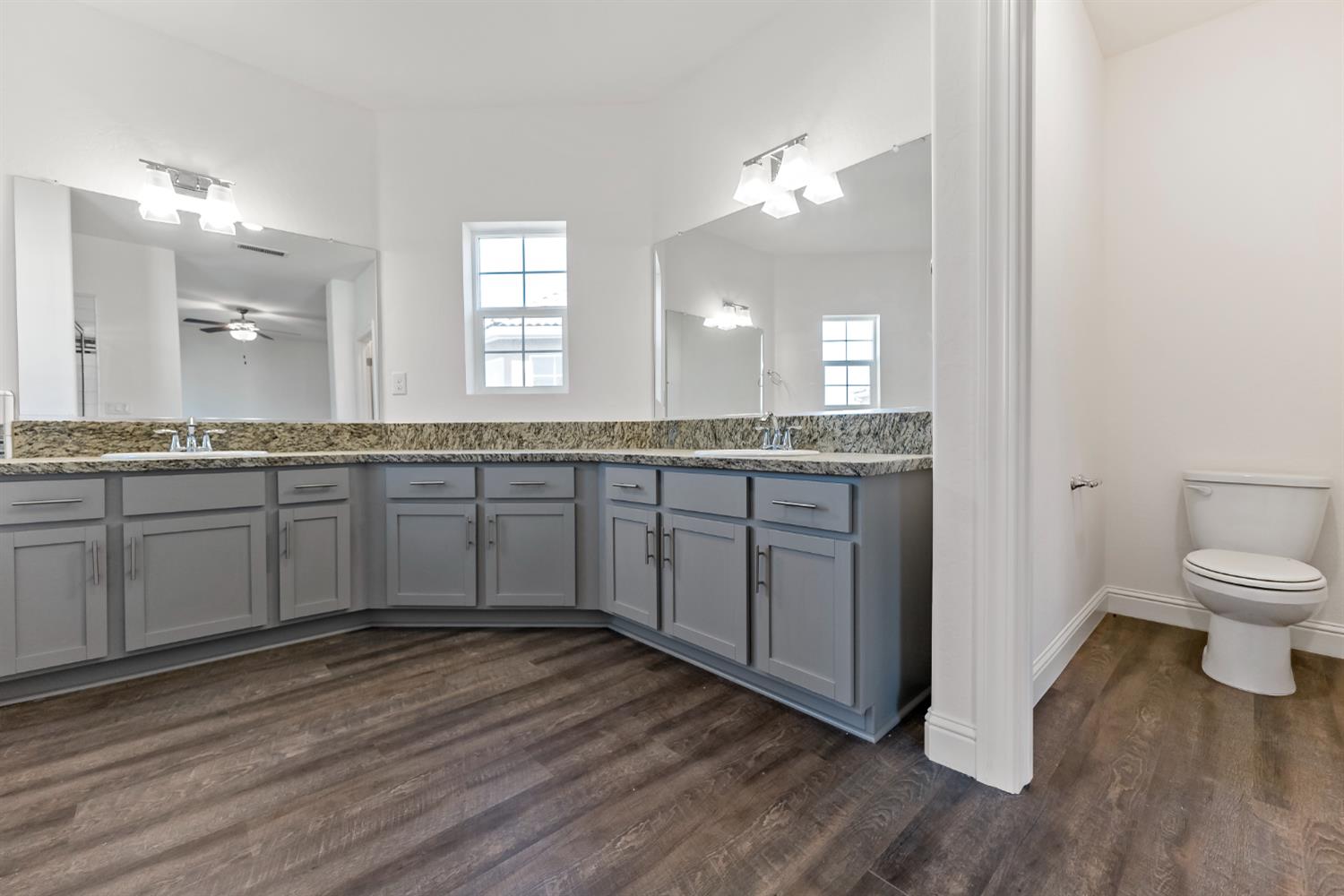 4422 W Langden Dr, Fresno, CA 93722