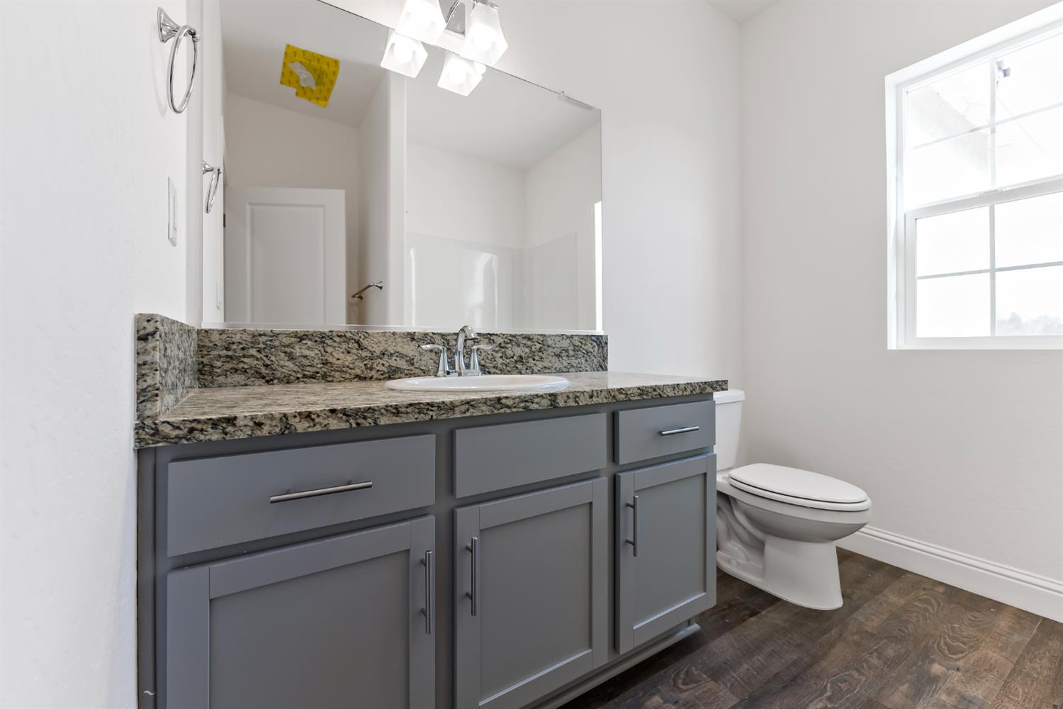 4422 W Langden Dr, Fresno, CA 93722