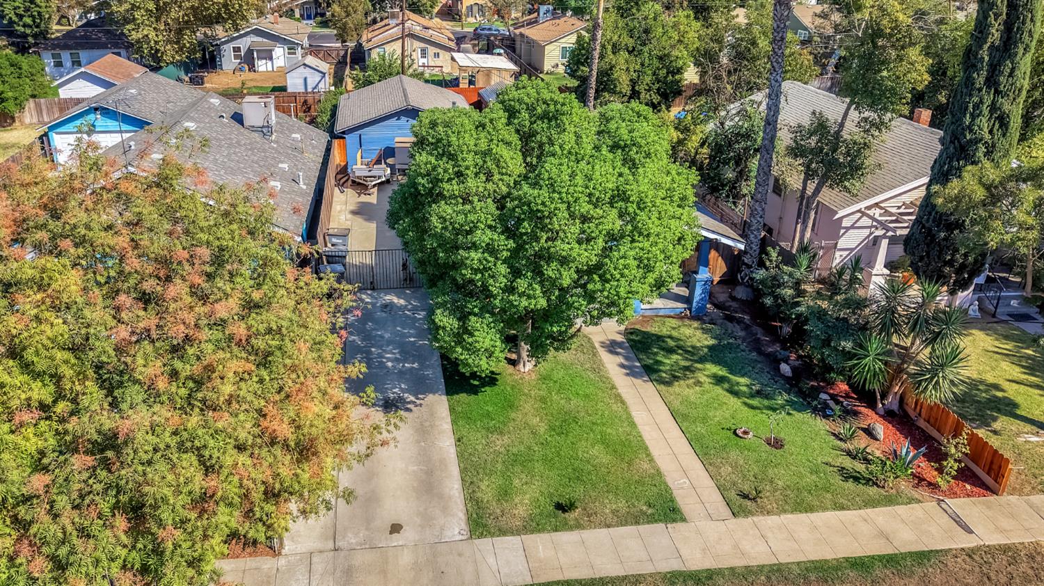 1370 N Farris Ave, Fresno, CA 93728