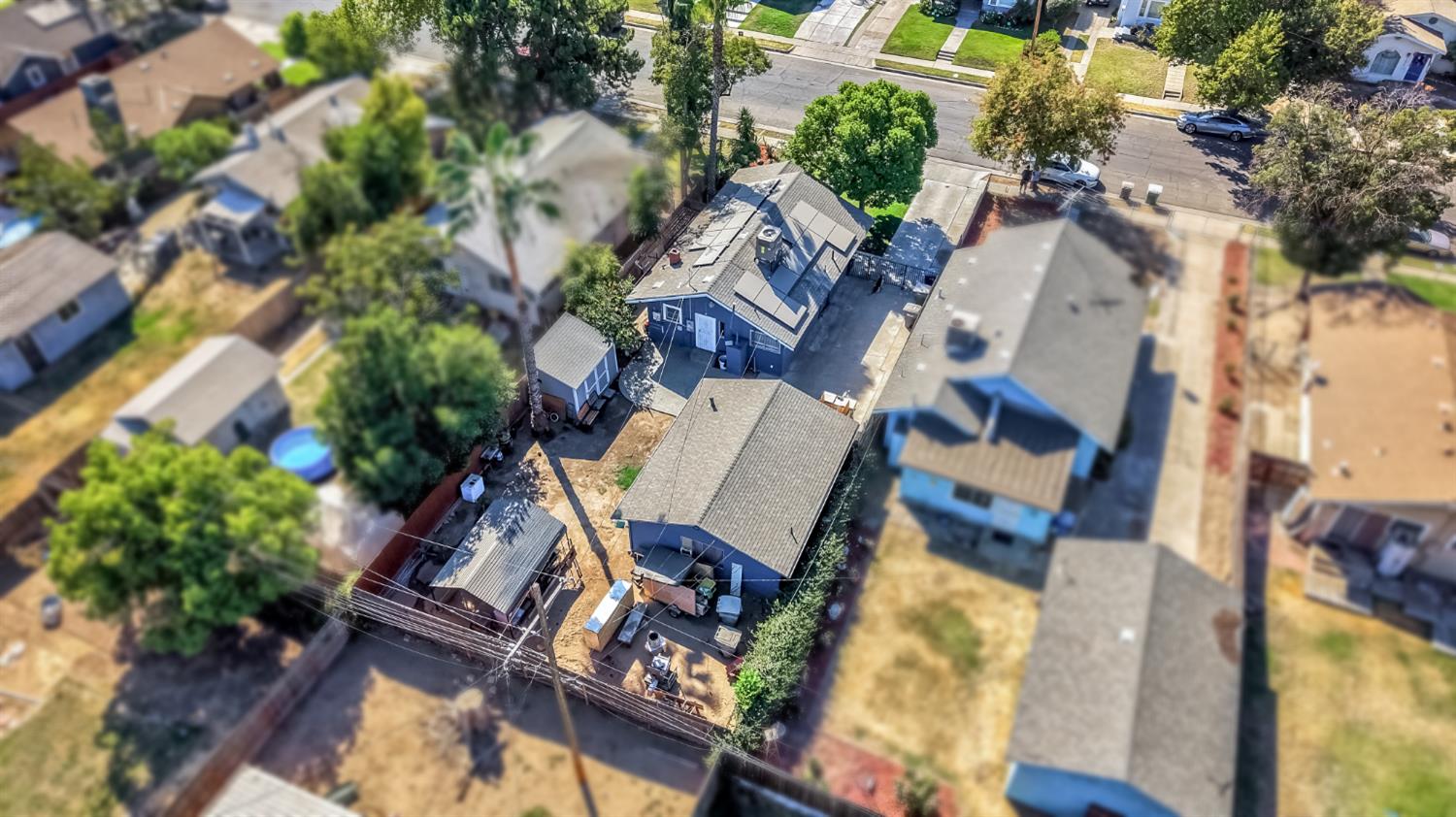 1370 N Farris Ave, Fresno, CA 93728