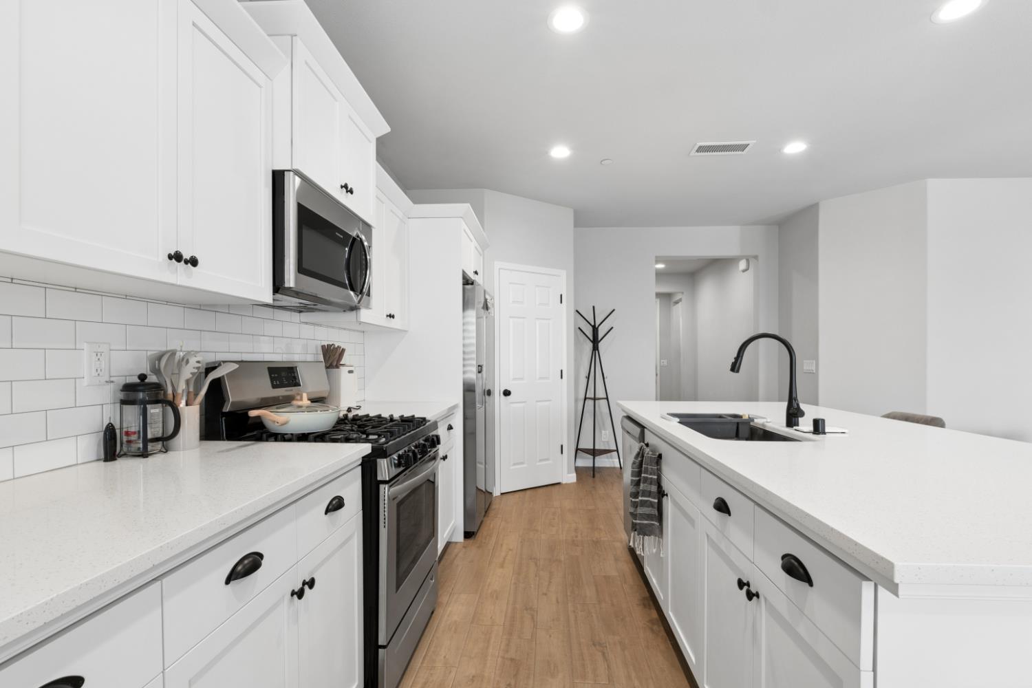 640 Wood Crest Ave, Madera, CA 93636