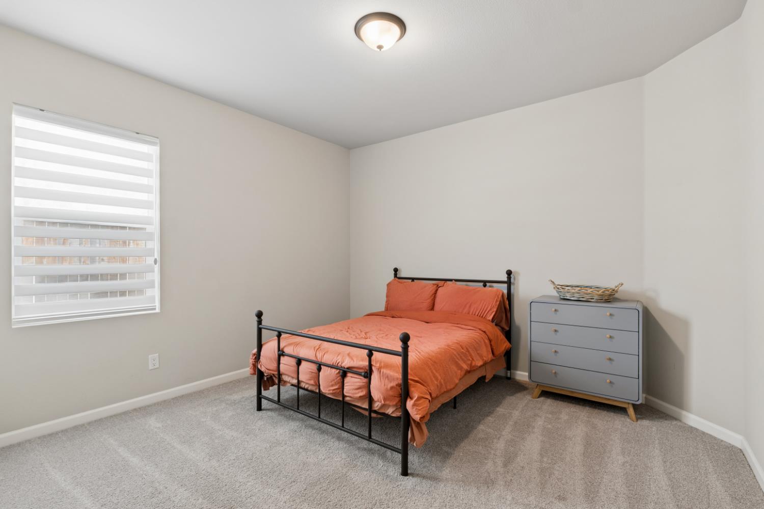 640 Wood Crest Ave, Madera, CA 93636