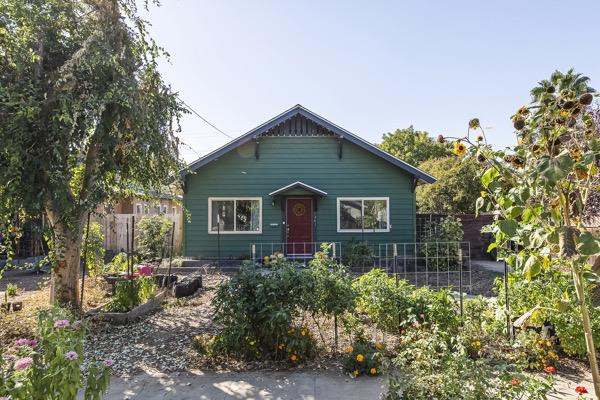 1301 N Roosevelt Ave E, Fresno, CA 93728