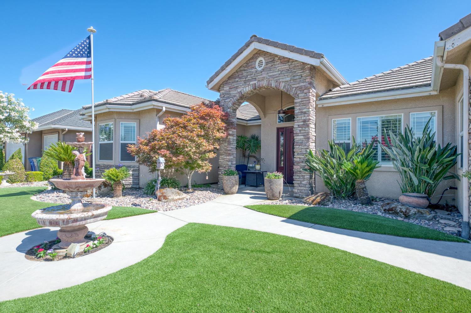 1089 Evergreen St, Selma, CA 93662