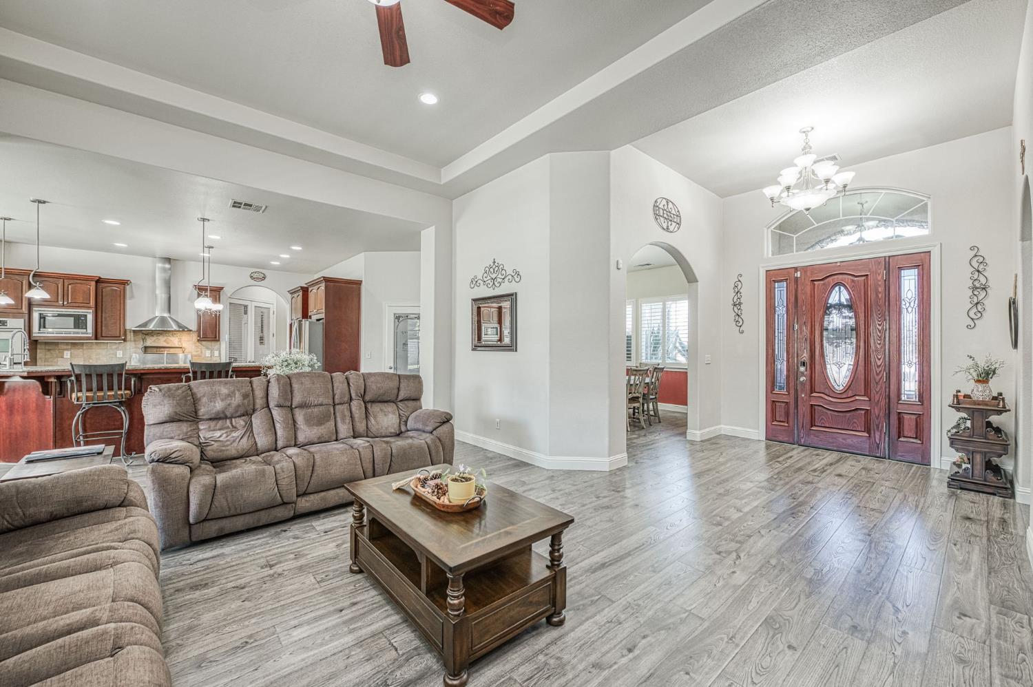 1089 Evergreen St, Selma, CA 93662