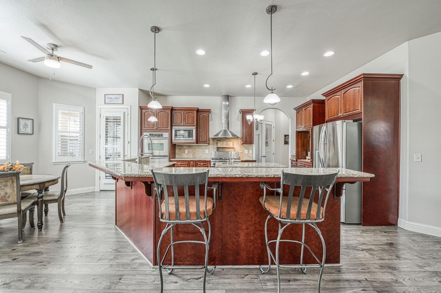 1089 Evergreen St, Selma, CA 93662