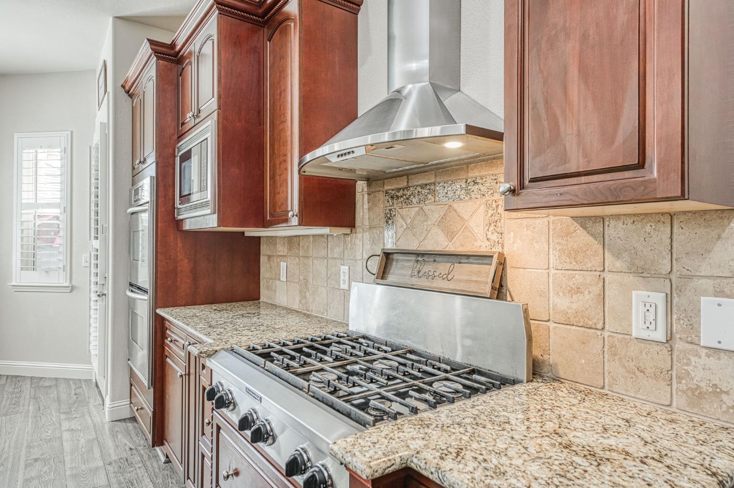 1089 Evergreen St, Selma, CA 93662
