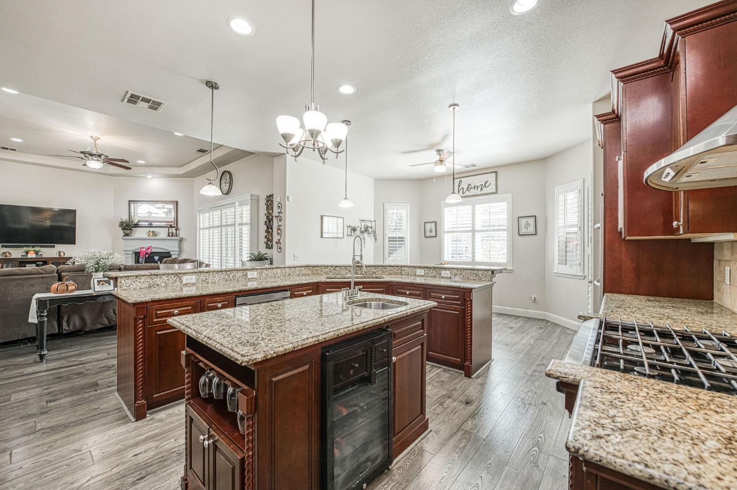 1089 Evergreen St, Selma, CA 93662
