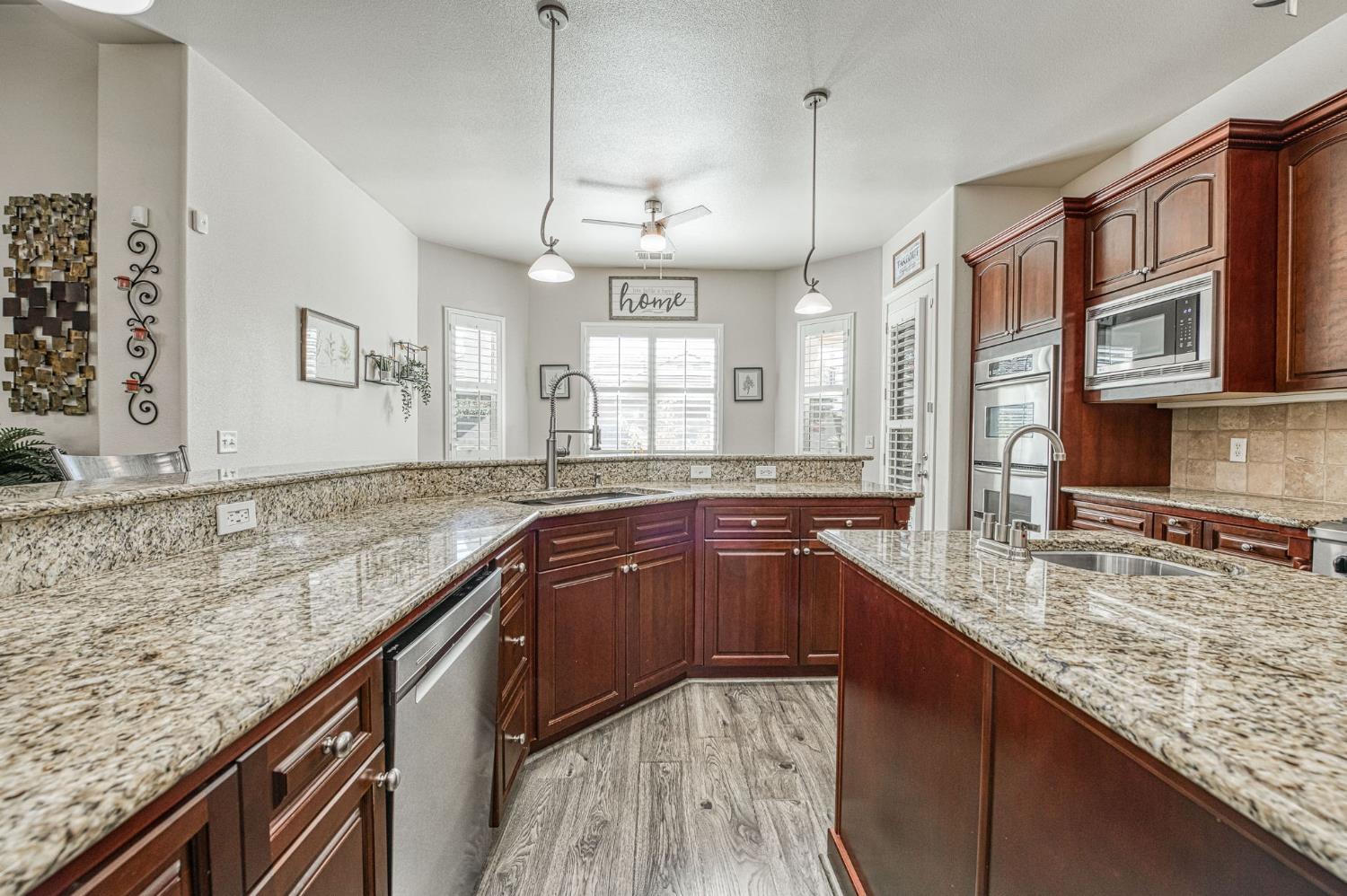 1089 Evergreen St, Selma, CA 93662