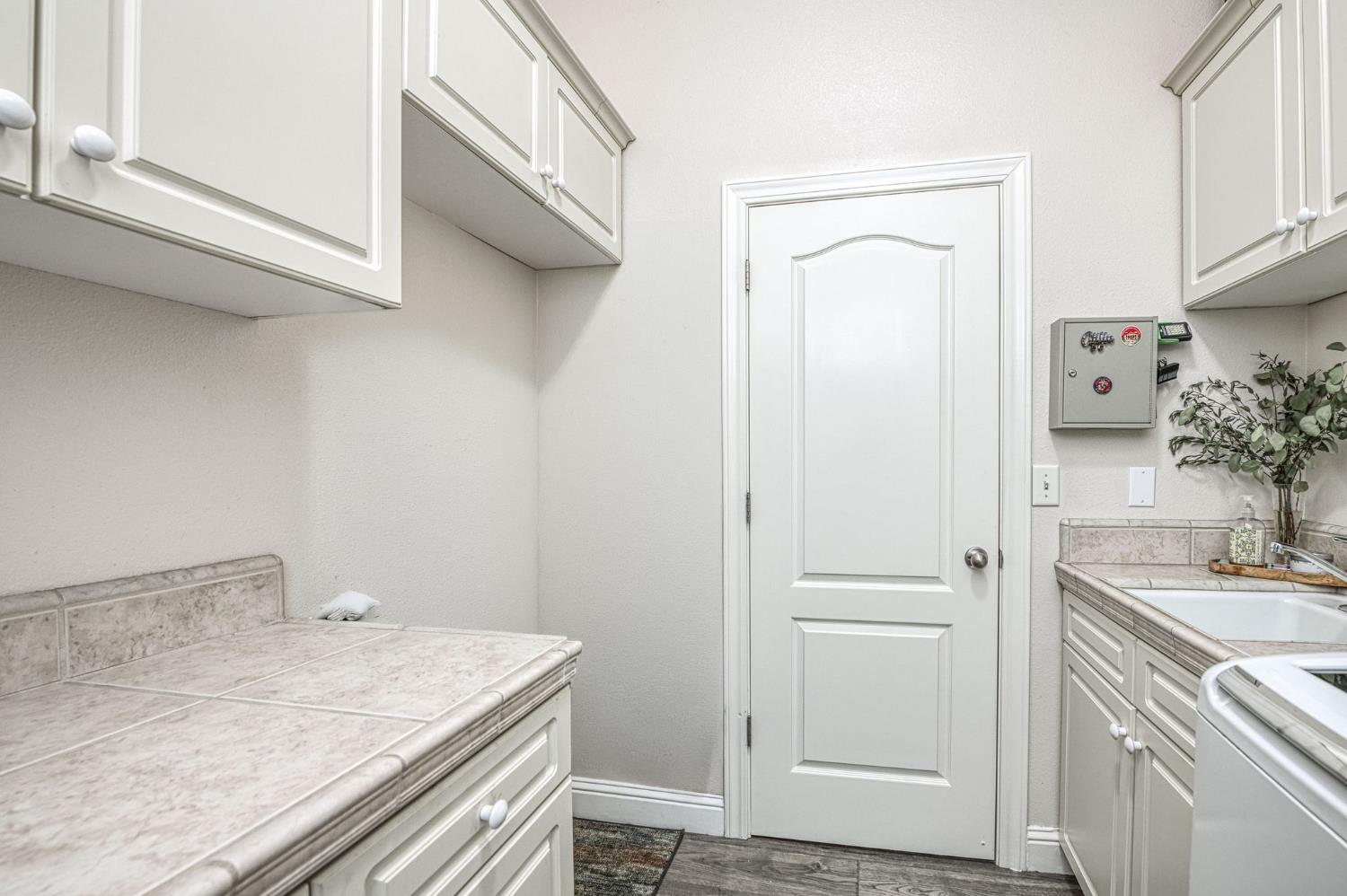 1089 Evergreen St, Selma, CA 93662