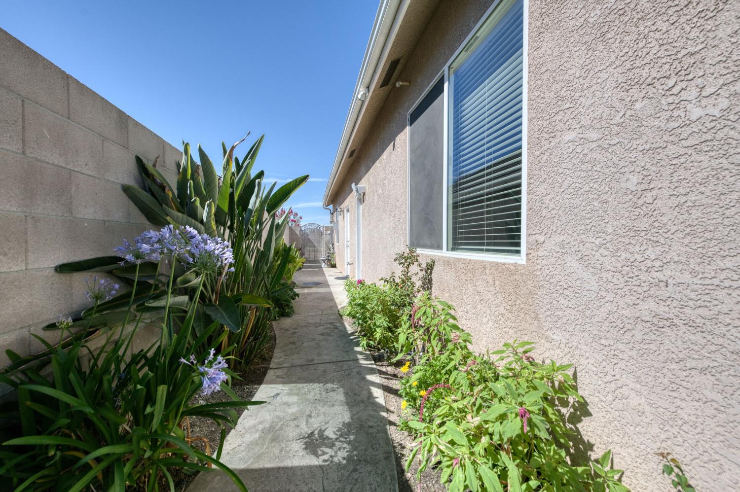 1089 Evergreen St, Selma, CA 93662