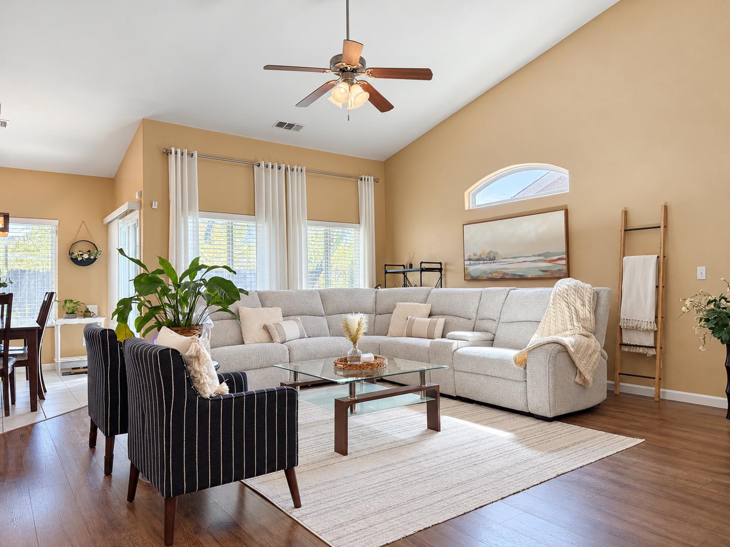 174 S Apricot Ave, Fresno, CA 93727