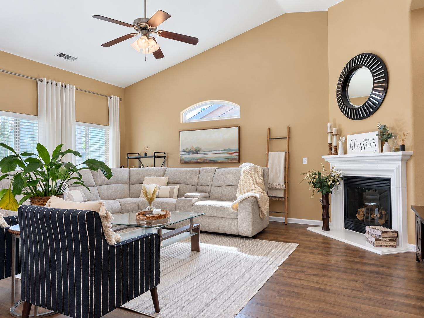 174 S Apricot Ave, Fresno, CA 93727