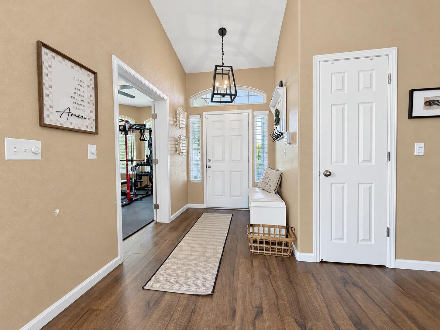 174 S Apricot Ave, Fresno, CA 93727