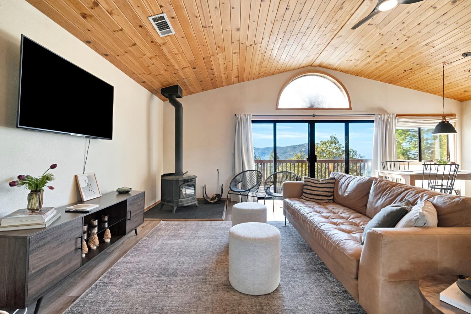 34075 Shaver Springs Rd, Auberry, CA 93602