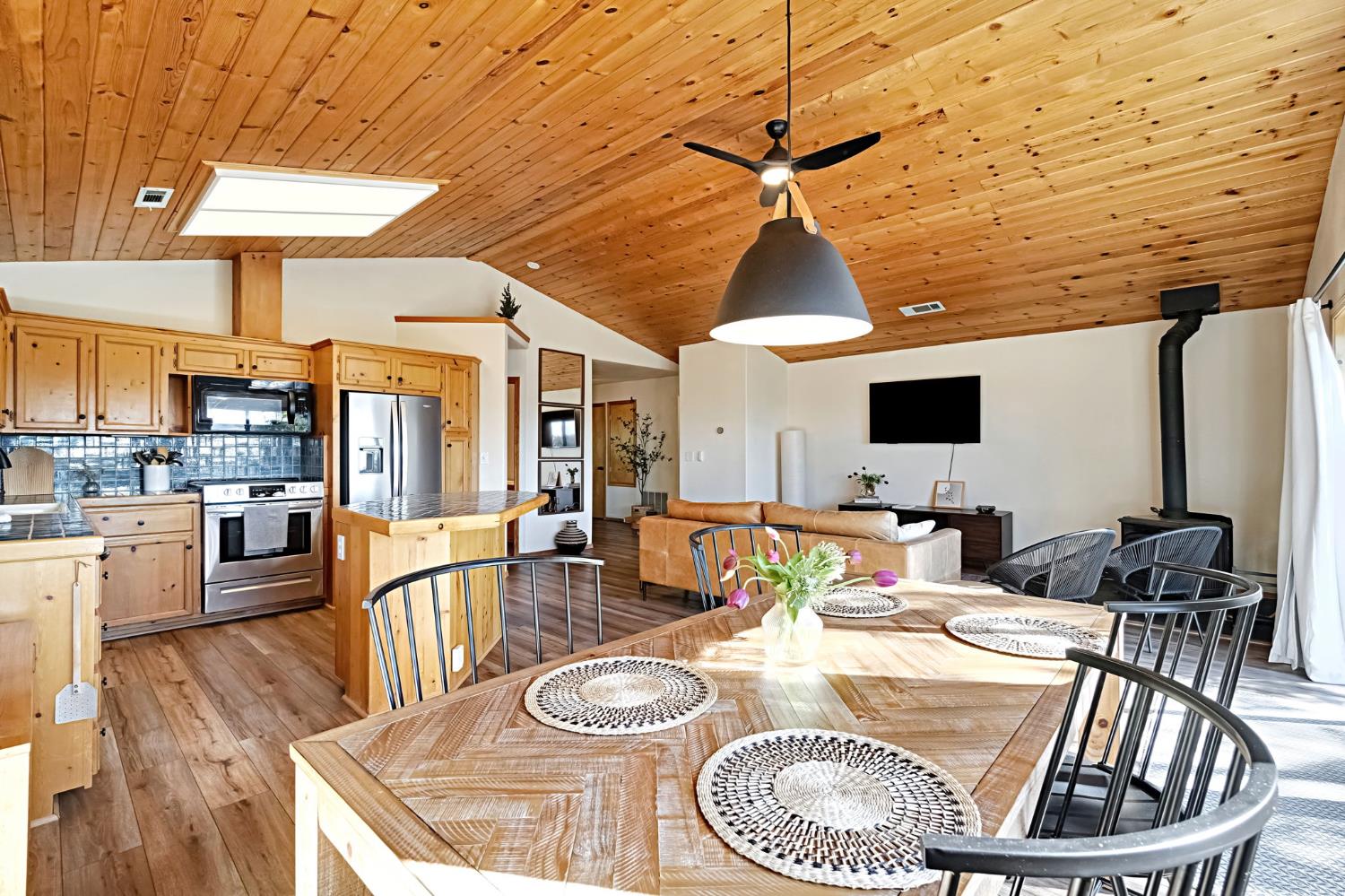 34075 Shaver Springs Rd, Auberry, CA 93602
