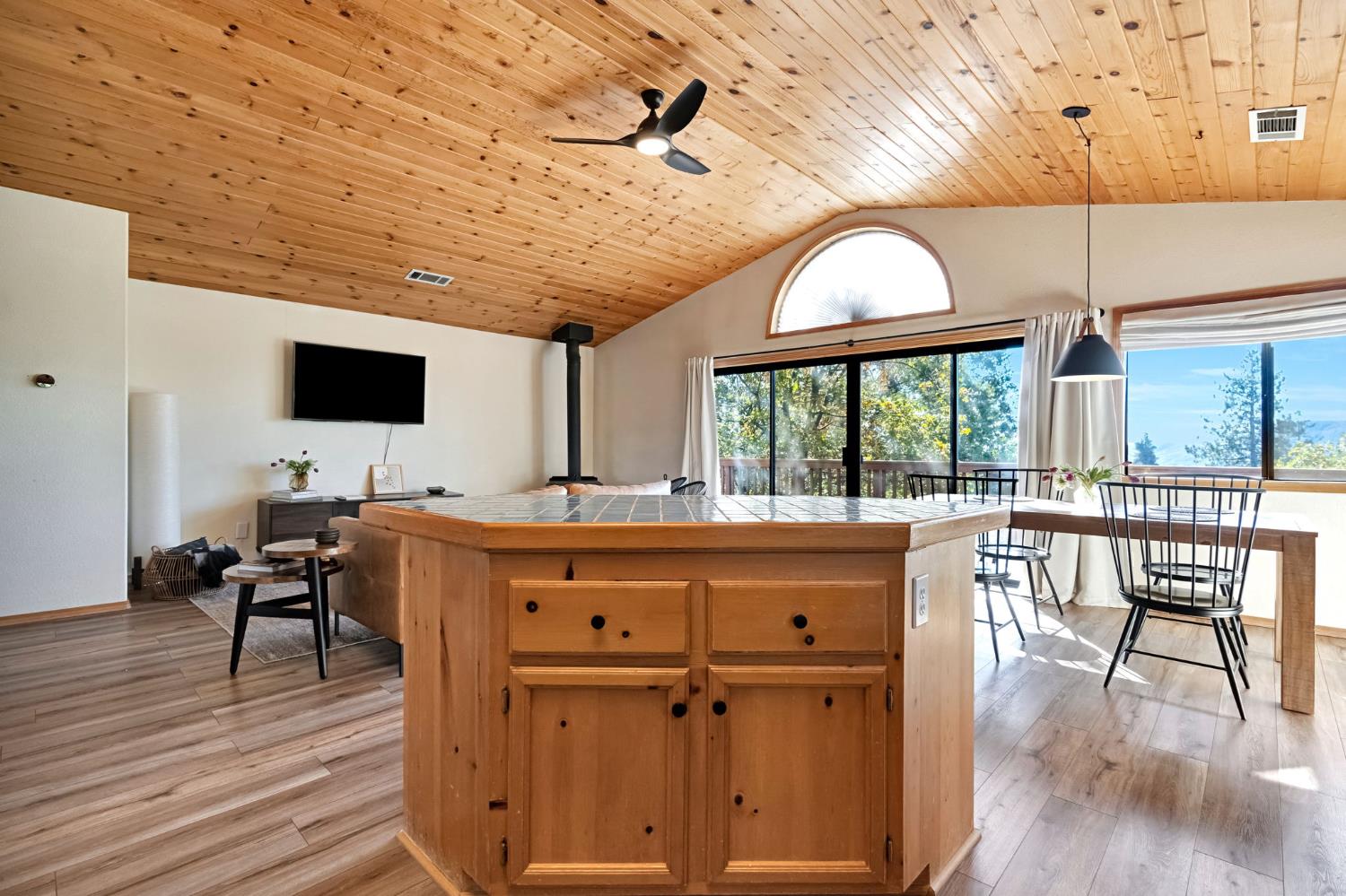 34075 Shaver Springs Rd, Auberry, CA 93602
