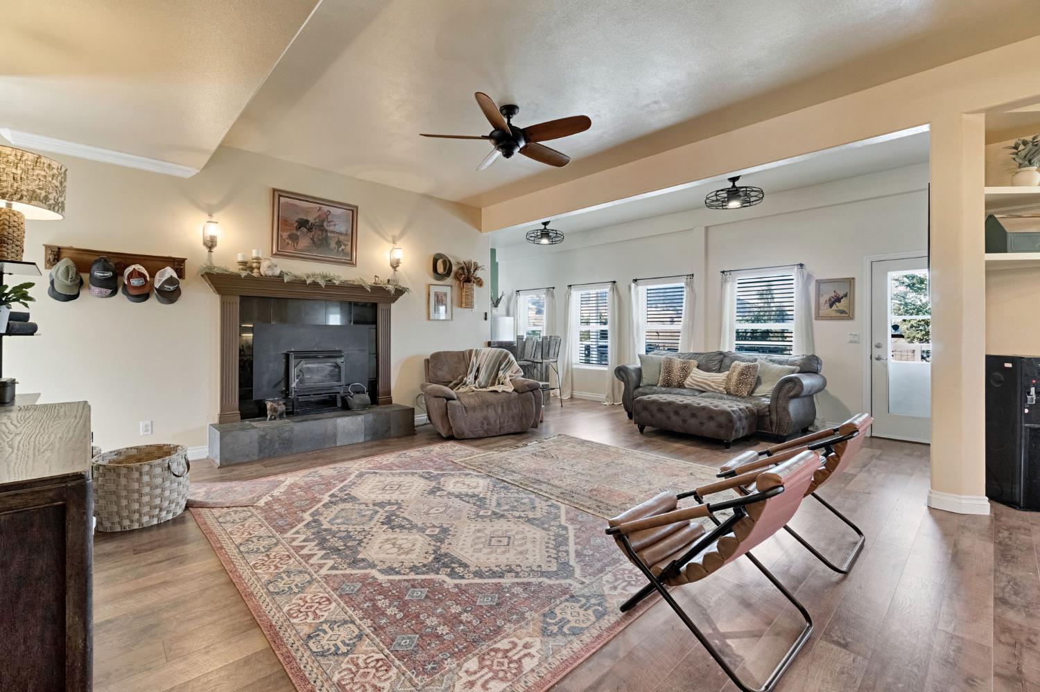 1969 Pederson Ave, Sanger, CA 93657