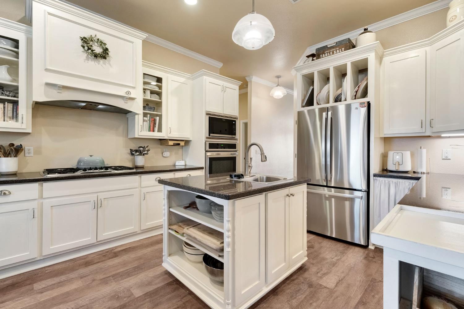 1969 Pederson Ave, Sanger, CA 93657