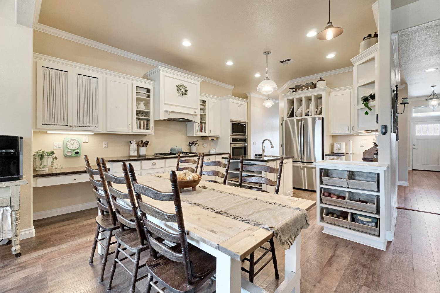 1969 Pederson Ave, Sanger, CA 93657