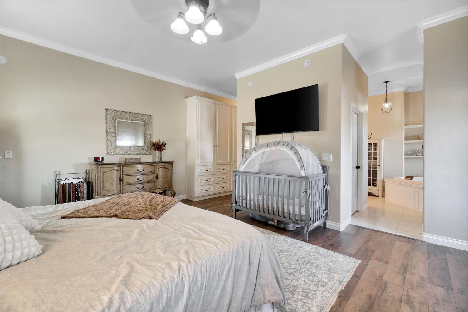 1969 Pederson Ave, Sanger, CA 93657