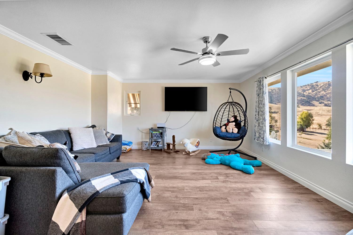 1969 Pederson Ave, Sanger, CA 93657