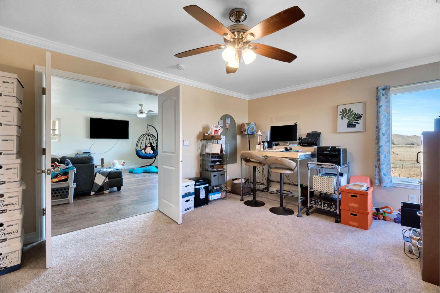 1969 Pederson Ave, Sanger, CA 93657