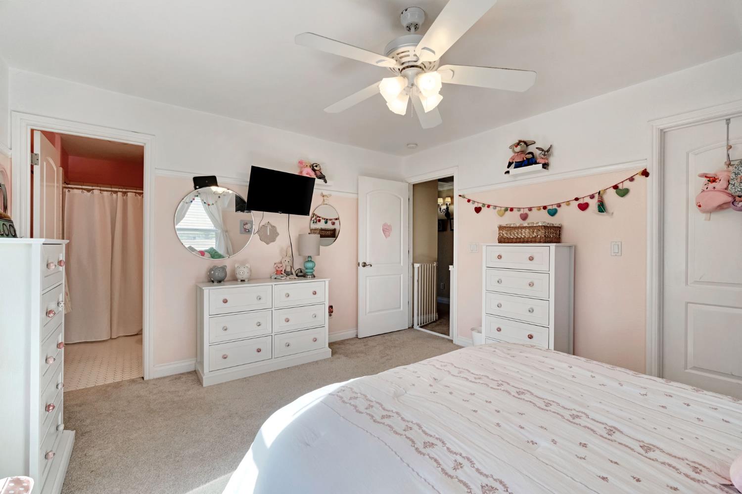 1969 Pederson Ave, Sanger, CA 93657