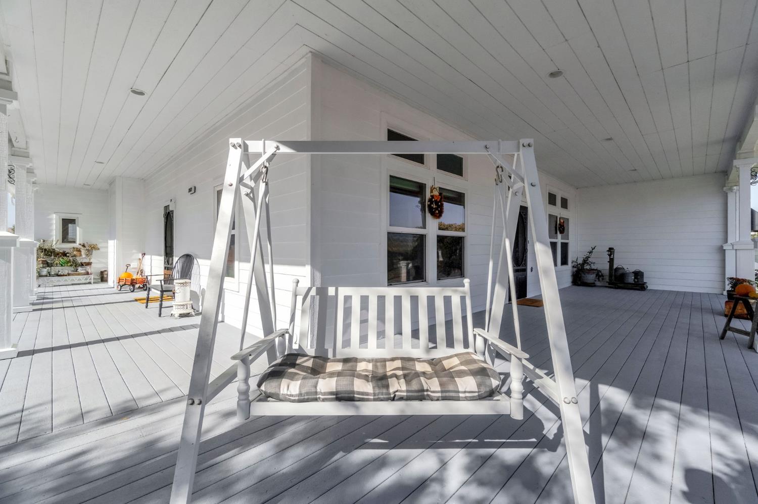1969 Pederson Ave, Sanger, CA 93657