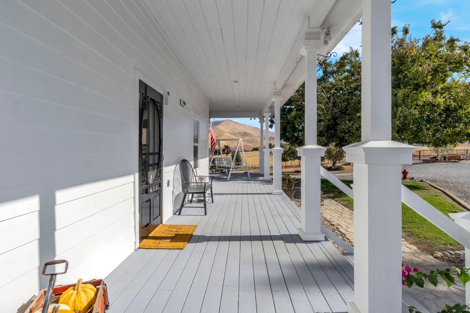 1969 Pederson Ave, Sanger, CA 93657