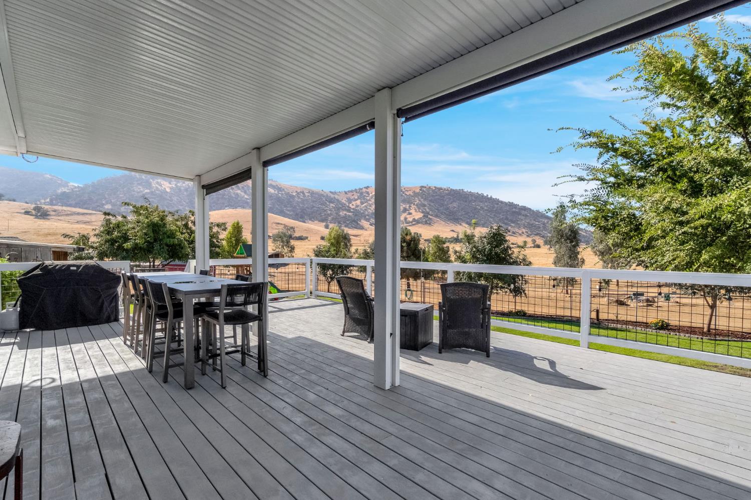 1969 Pederson Ave, Sanger, CA 93657