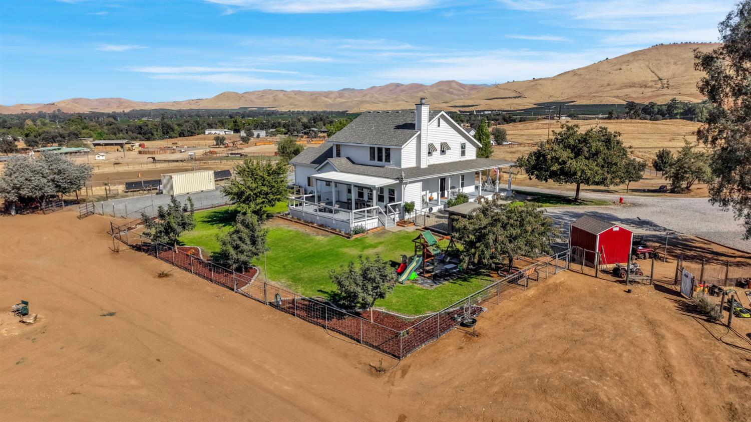 1969 Pederson Ave, Sanger, CA 93657